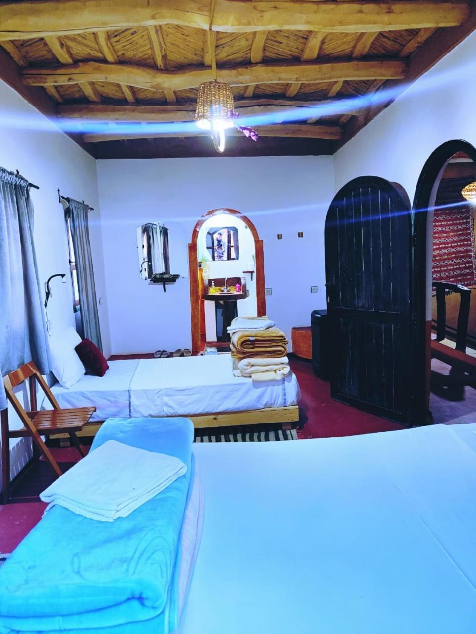 Riad Pizzeria Marhaba Akhendachou n'Ait Ouffi Ngoại thất bức ảnh