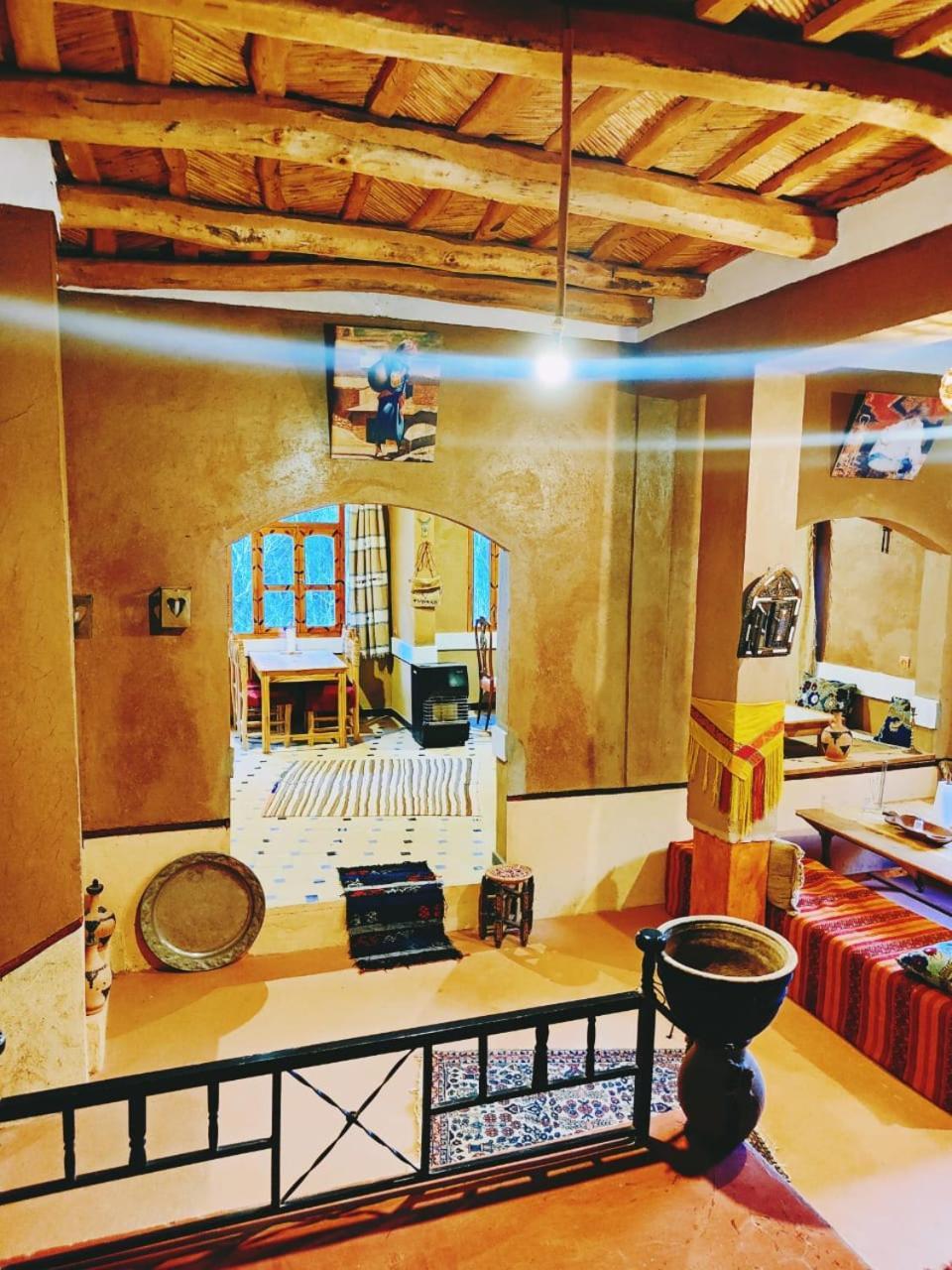 Riad Pizzeria Marhaba Akhendachou n'Ait Ouffi Ngoại thất bức ảnh