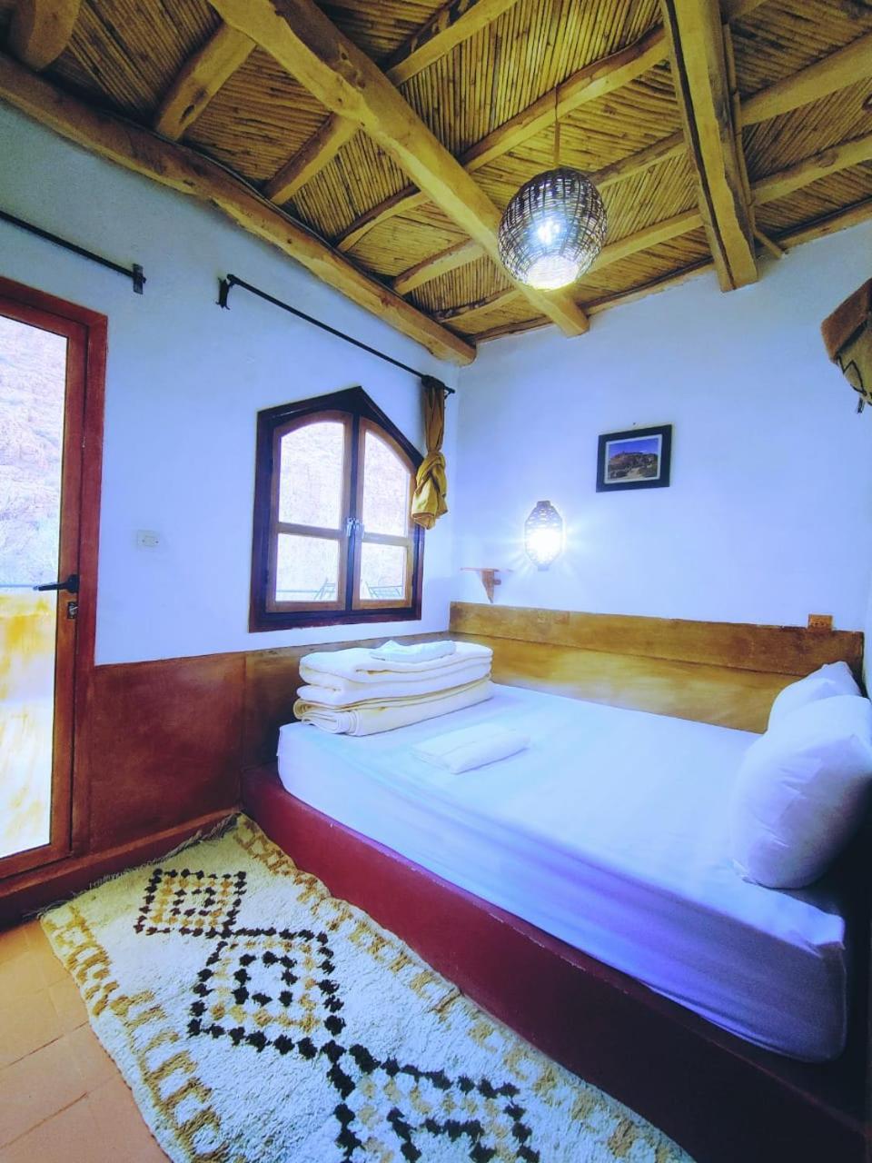 Riad Pizzeria Marhaba Akhendachou n'Ait Ouffi Ngoại thất bức ảnh