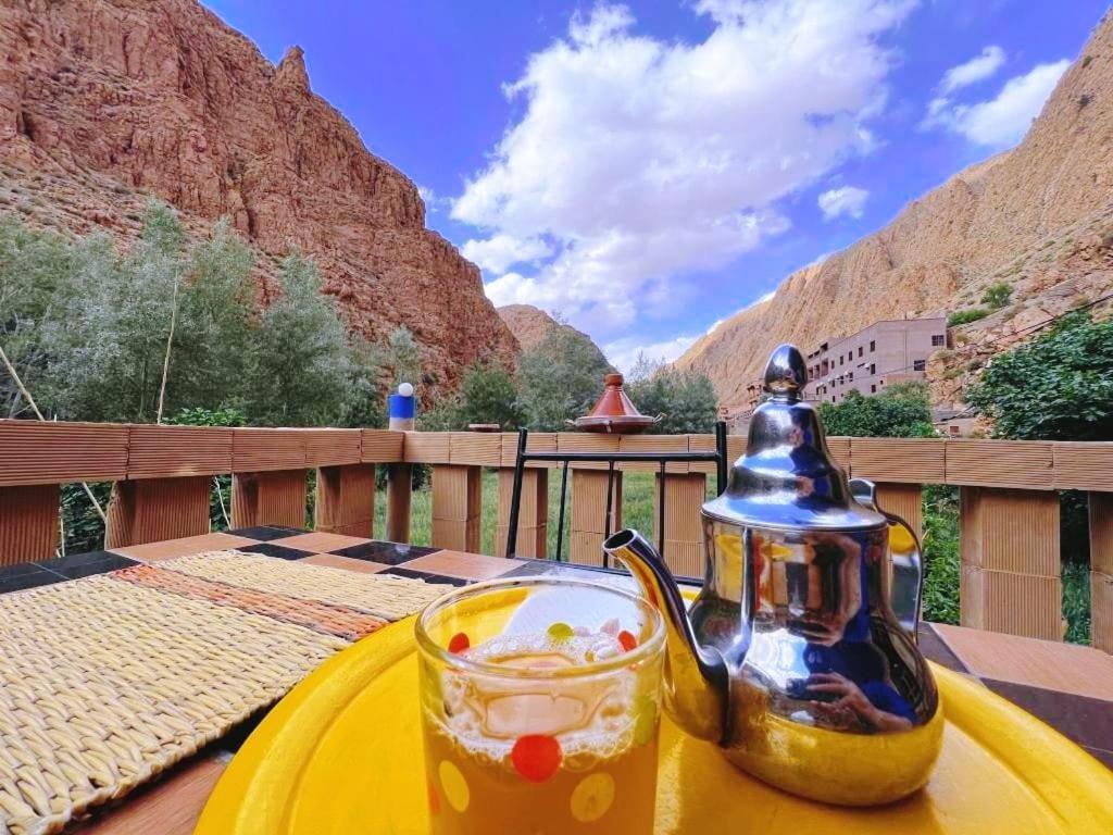 Riad Pizzeria Marhaba Akhendachou n'Ait Ouffi Ngoại thất bức ảnh