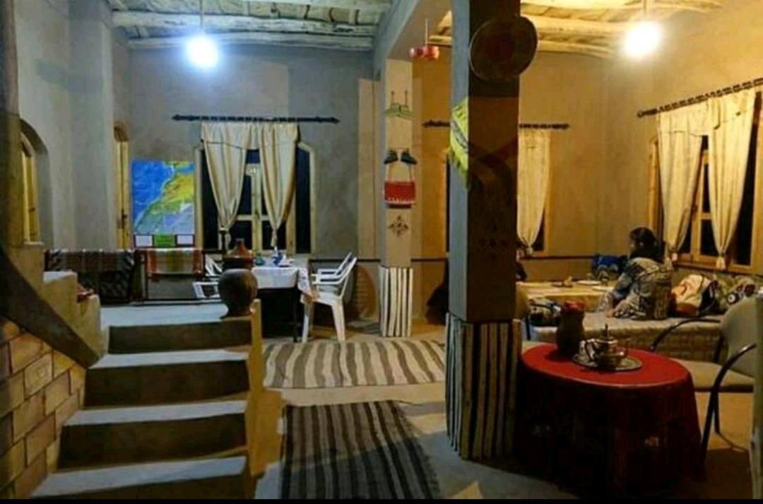 Riad Pizzeria Marhaba Akhendachou n'Ait Ouffi Ngoại thất bức ảnh